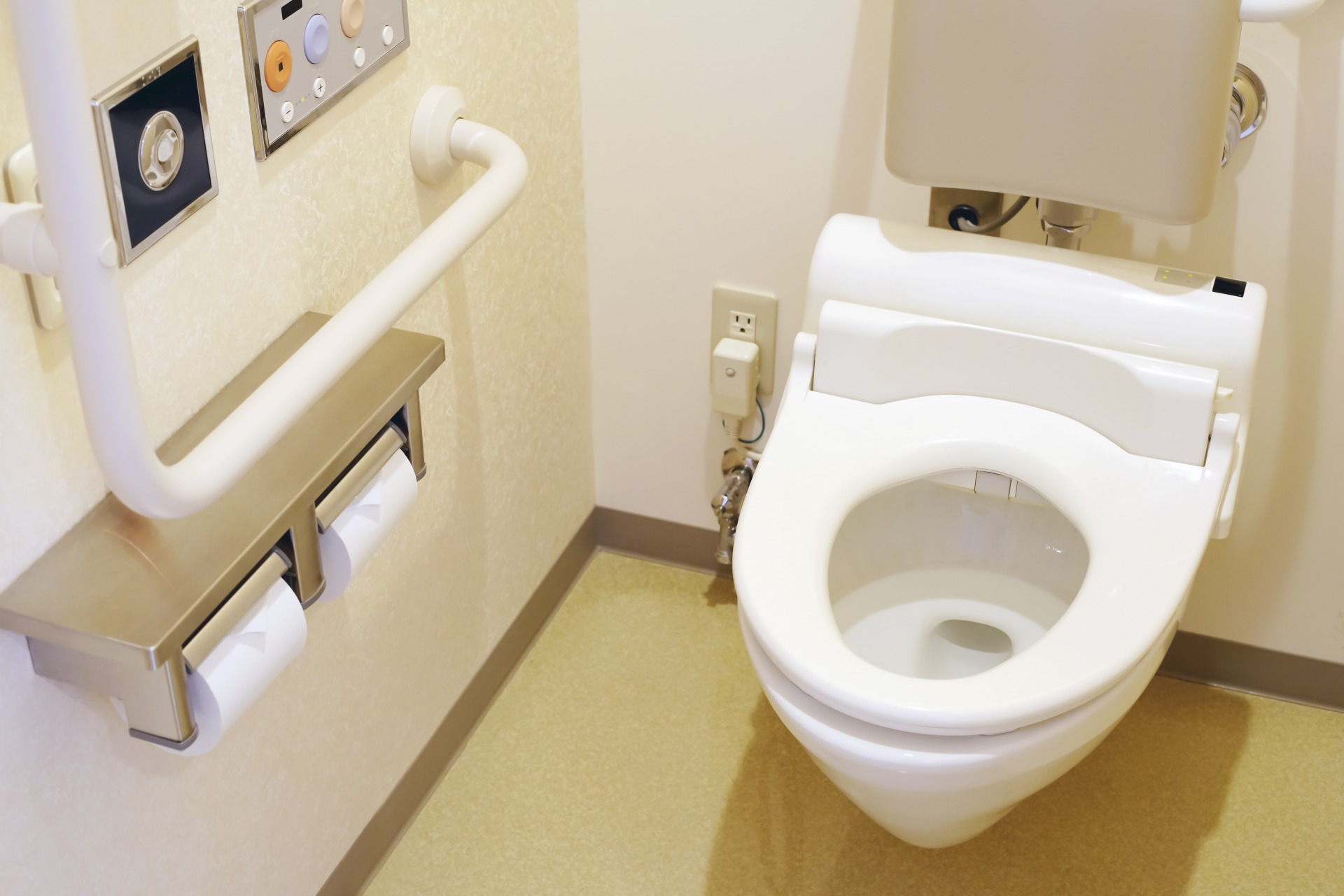 トイレの段差解消 | 埼玉県草加市のリフォームなら合同会社ビーワーカーズ